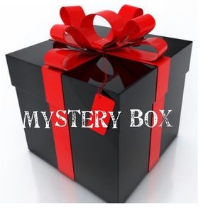 MYSTERY BOX (8 Items) WOMENS CLOTHING